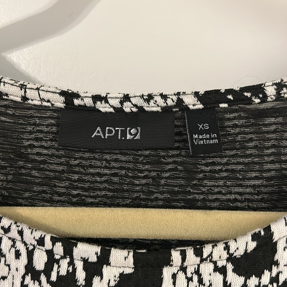 Black and white dress - Picture 2 of 3